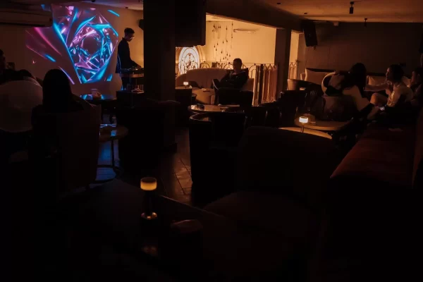 MOTH - Lounge & Mixology - 2C Lê Phụng Hiểu