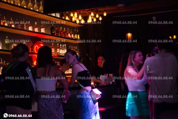 O2O Bar - Số 11 phố Hàng Chĩnh