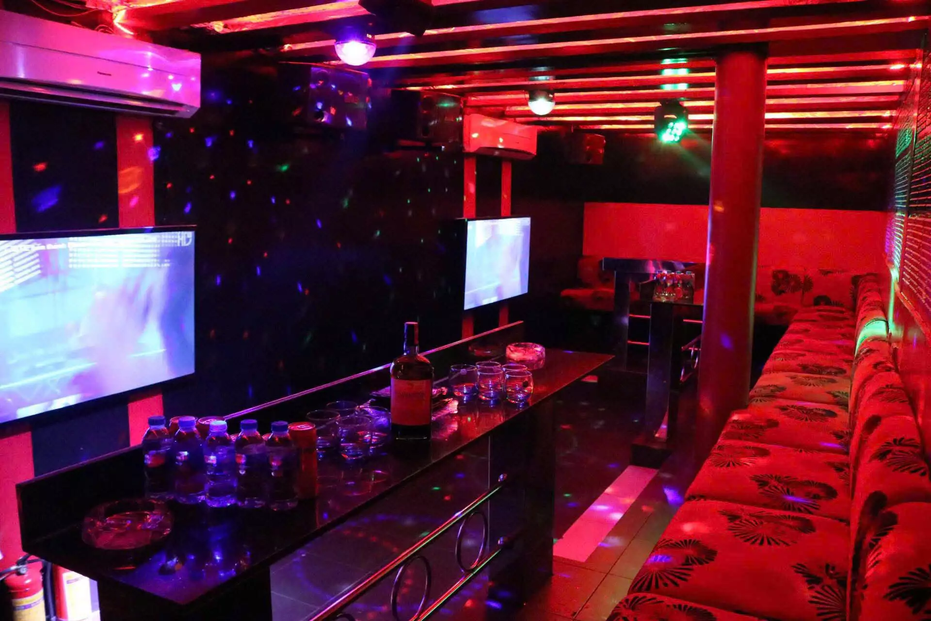 Karaoke Song Hà