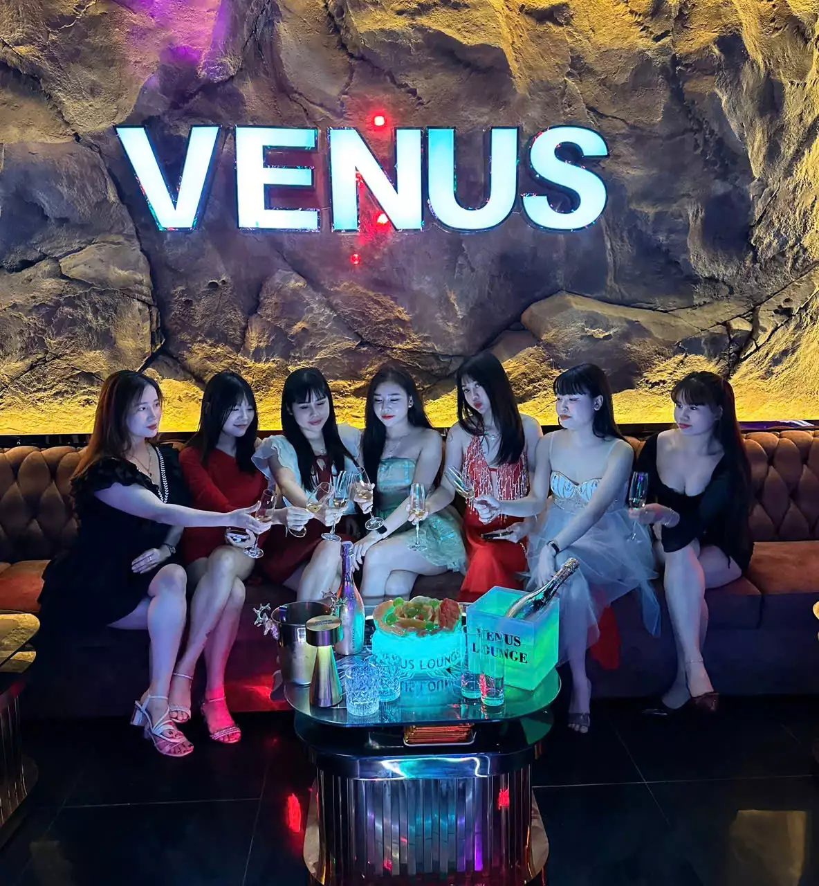 VENUS LOUNGE