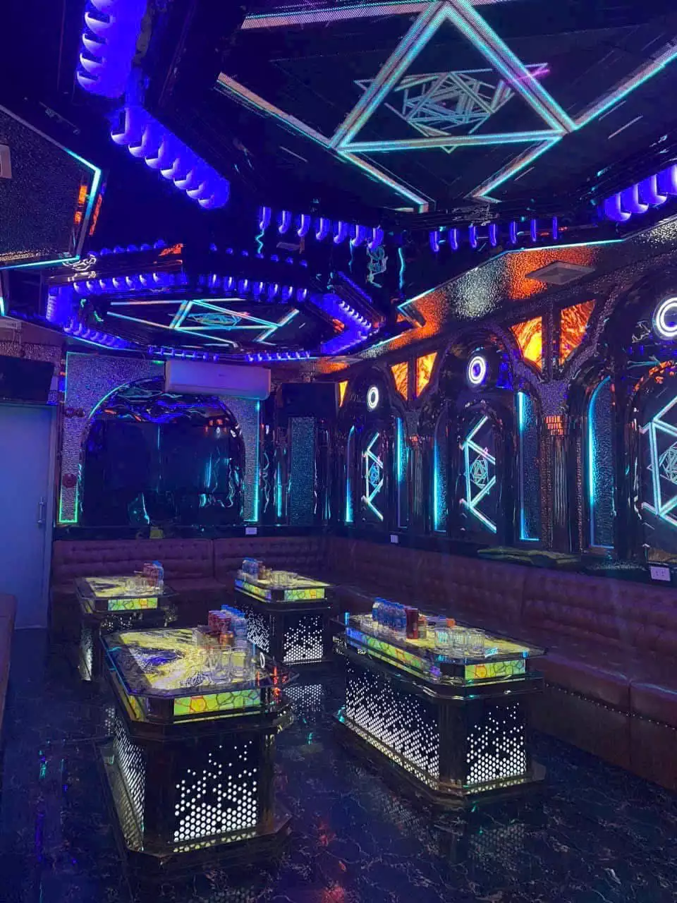Karaoke EIFFEL