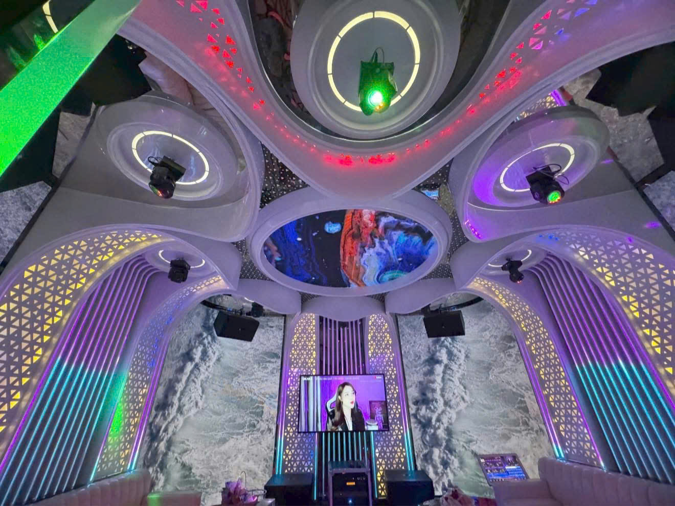 Karaoke Thịnh Phát