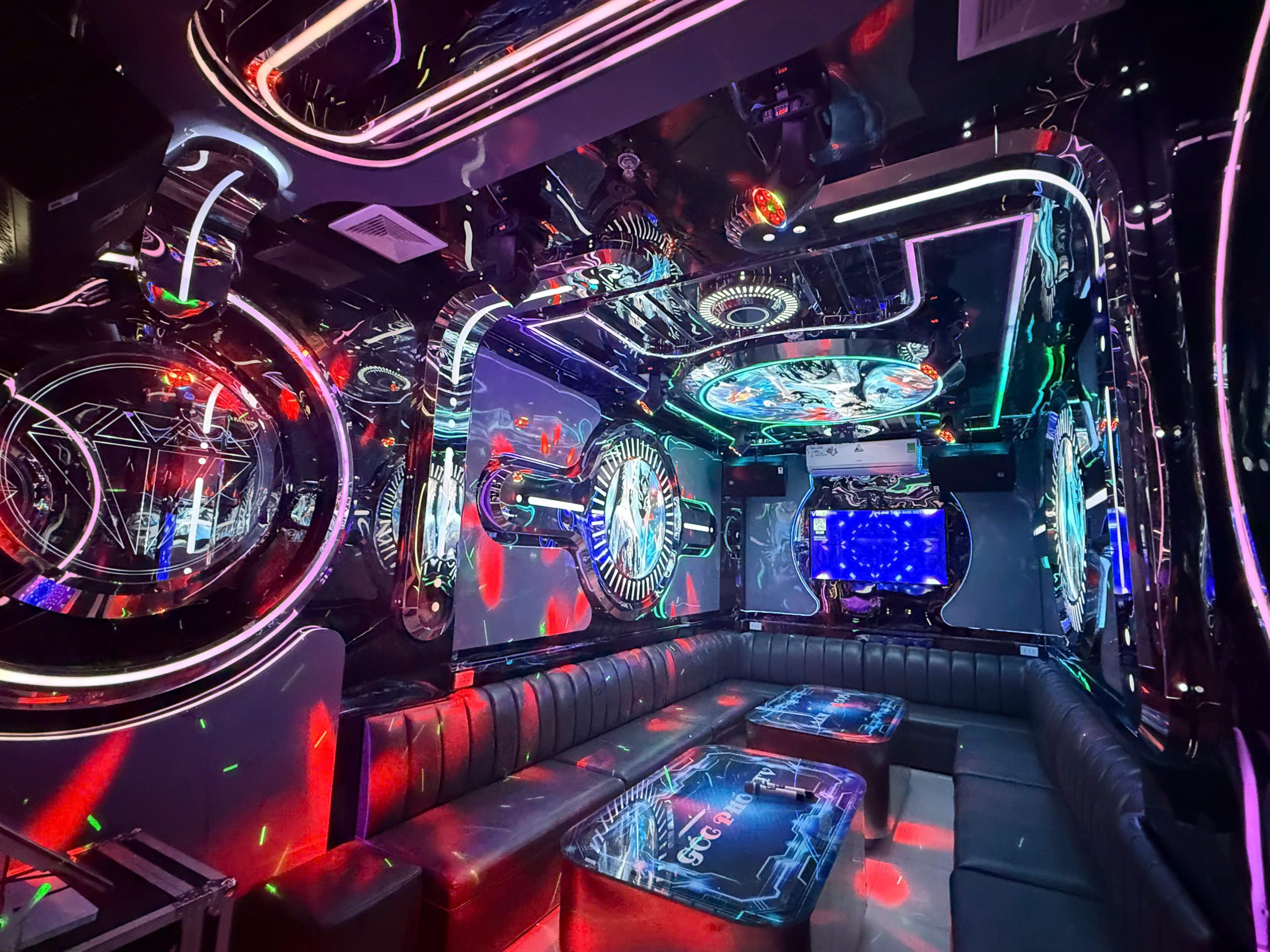 Karaoke Góc Phố KTV